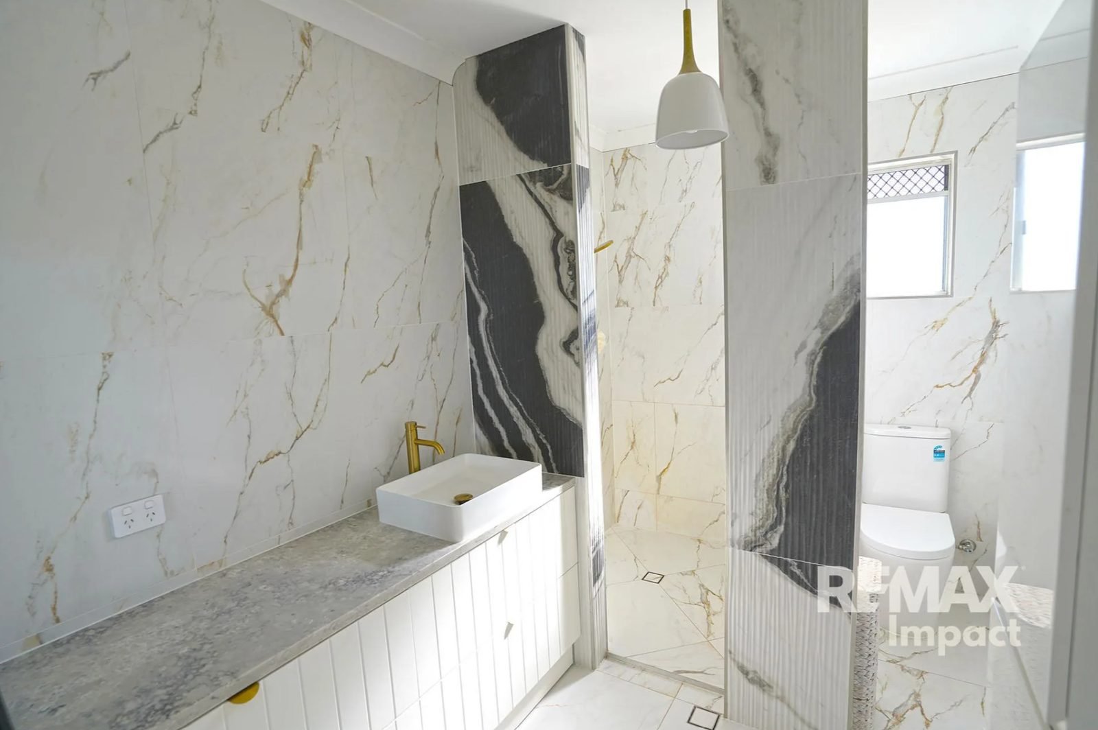 Modern bathroom